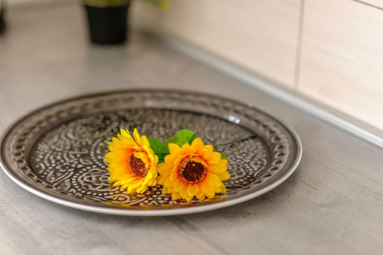 Apartments Nada ตรีบูนย์ ภายนอก รูปภาพ