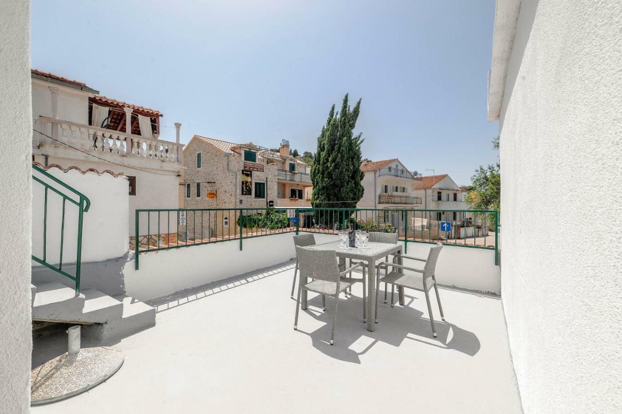 Apartments Nada ตรีบูนย์ ภายนอก รูปภาพ