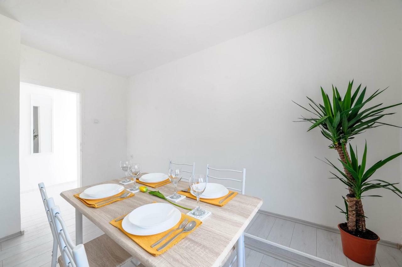 Apartments Nada ตรีบูนย์ ภายนอก รูปภาพ