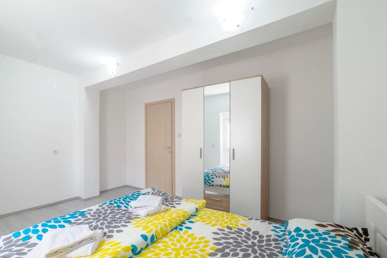 Apartments Nada ตรีบูนย์ ภายนอก รูปภาพ