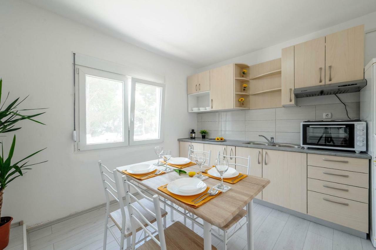 Apartments Nada ตรีบูนย์ ภายนอก รูปภาพ